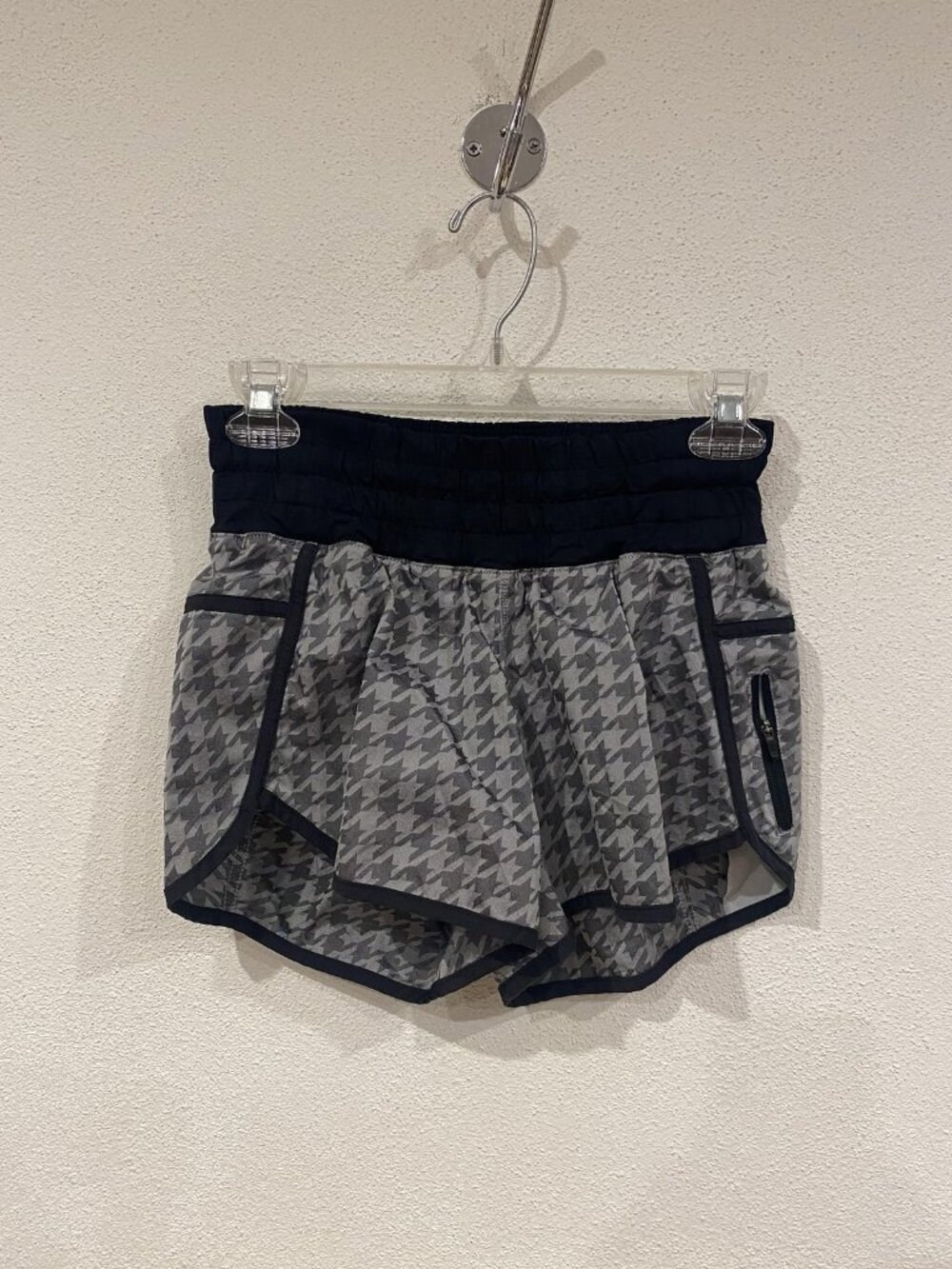 Lululemon Speed Shorts Womens 4 Gray Houndstooth Running Elastic Waist Athletic